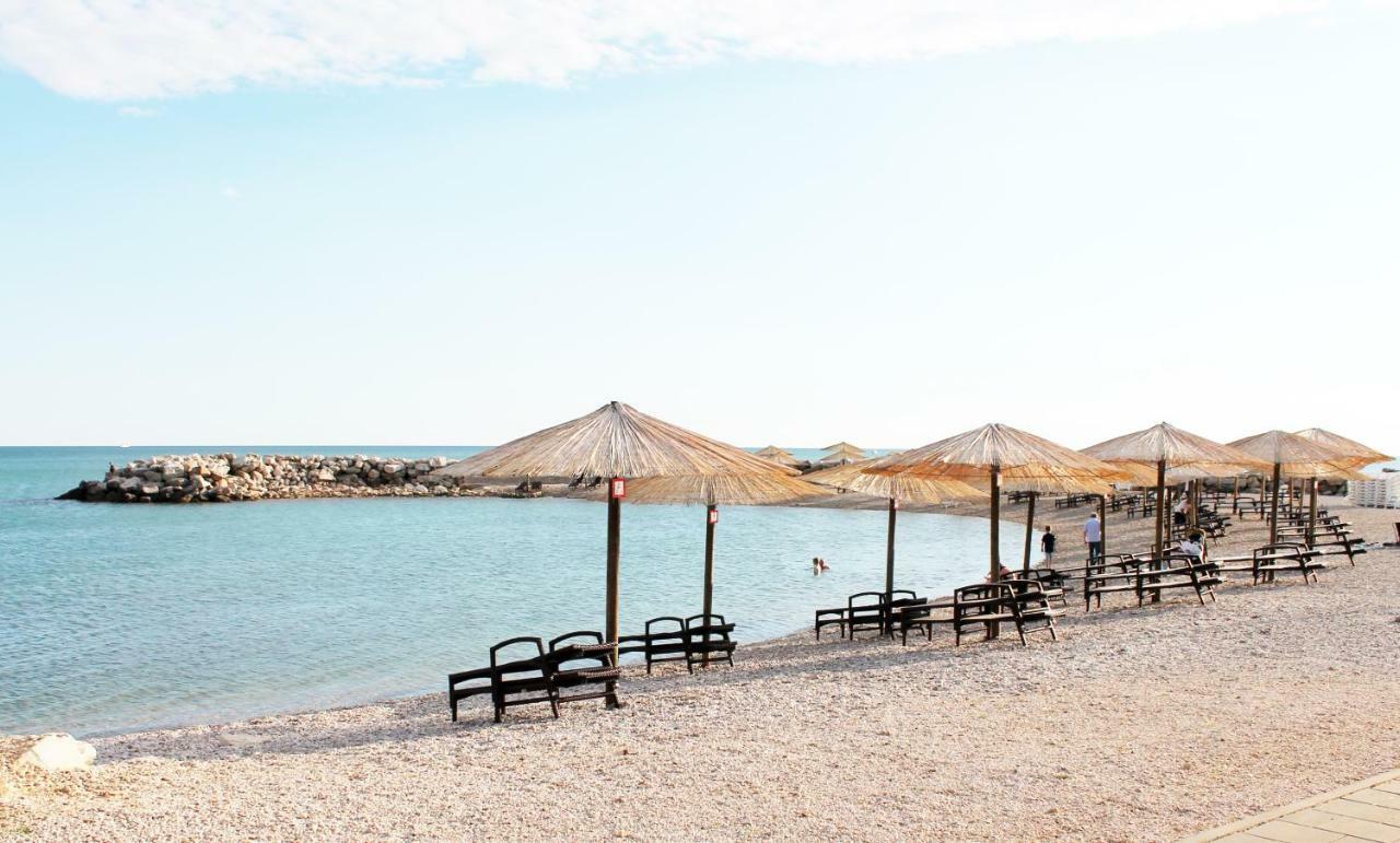 Boutique Apartment With Private Pool For Your Exclusive Use Novigrad  ภายนอก รูปภาพ